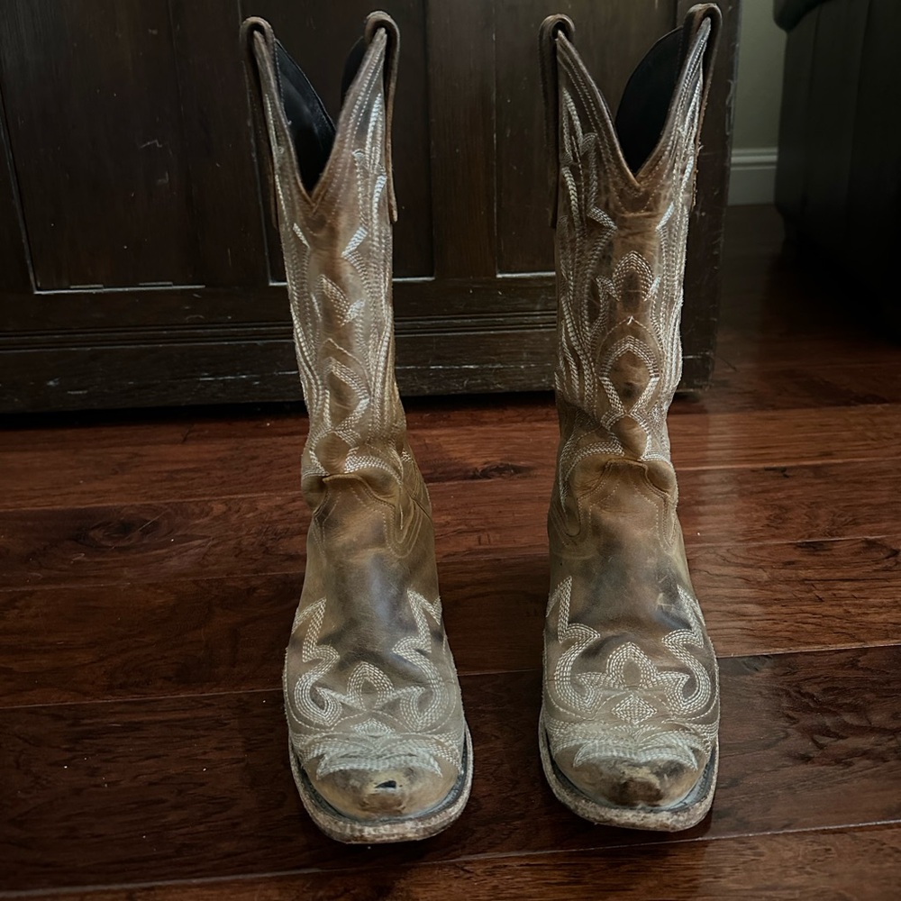 Lane Saratoga Brown Western Cowboy Boots Embroidered Broken In